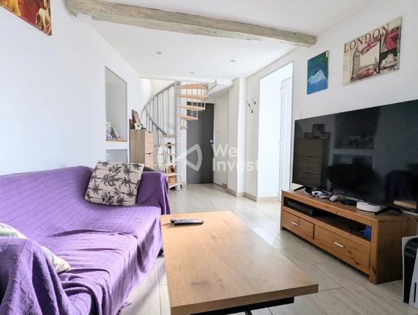 Maison de village rénovée, 71 m² habitables, 2 chambres, 1 bureau, une cour commune, grange en option