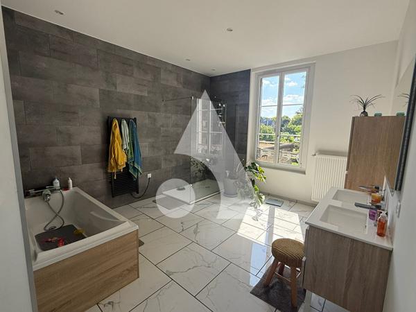 Maison 6 pièces 215 m2