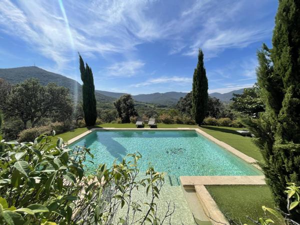 Maison à vendre  8 pièces - 285,63 m2 LE PLAN DE LA TOUR - 83