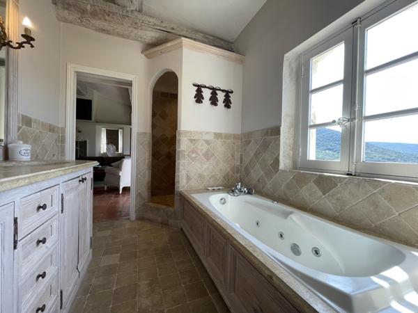 Maison à vendre  8 pièces - 285,63 m2 LE PLAN DE LA TOUR - 83