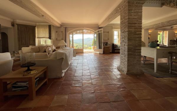 Maison à vendre  8 pièces - 285,63 m2 LE PLAN DE LA TOUR - 83