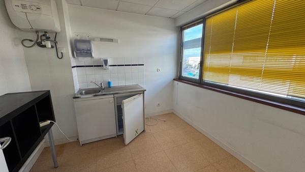 A LOUER A VENDRE PLATEAU DE BUREAUX PORT DE COMMERCE BREST