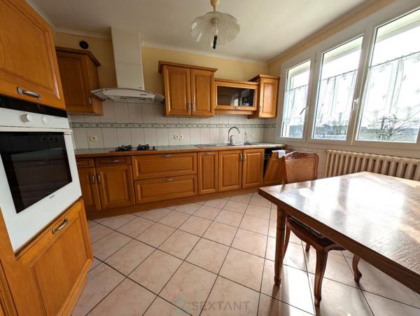 Maison sur sous-sol complet sur 880 m2 de terrain