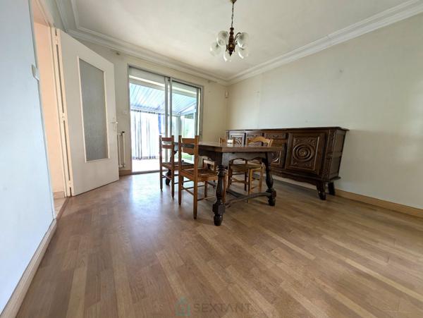 Maison sur sous-sol complet sur 880 m2 de terrain