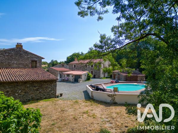 Maison à vendre 15 pièces 365 m² Essarts-en-Bocage