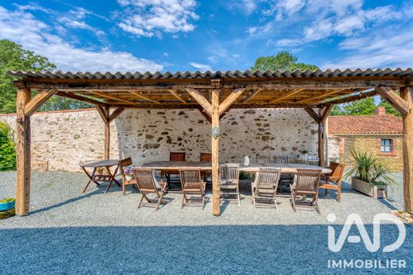 Maison à vendre 15 pièces 365 m² Essarts-en-Bocage