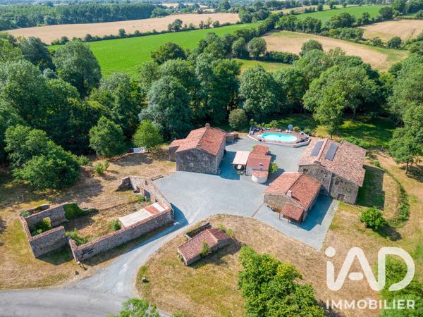 Maison à vendre 15 pièces 365 m² Essarts-en-Bocage