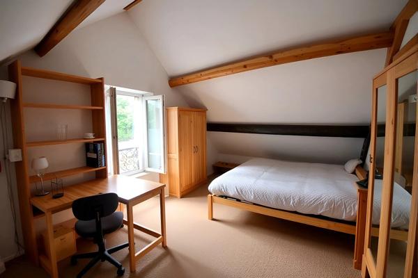 Dpt Yvelines (78), à vendre VILLENNES SUR SEINE, propriété P11 de 327,3 m² sur un terrain piscinable de 1 495,00 m²