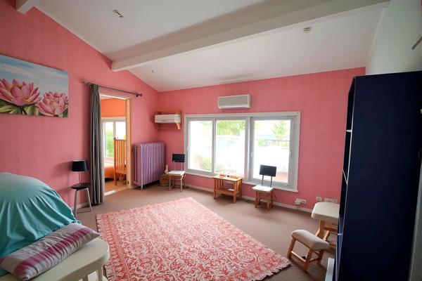 Dpt Yvelines (78), à vendre VILLENNES SUR SEINE, propriété P11 de 327,3 m² sur un terrain piscinable de 1 495,00 m²