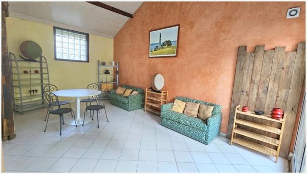 Dpt Yvelines (78), à vendre VILLENNES SUR SEINE, propriété P11 de 327,3 m² sur un terrain piscinable de 1 495,00 m²