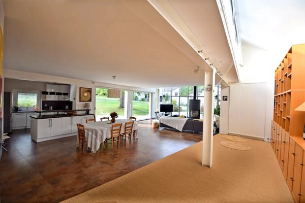 Dpt Yvelines (78), à vendre VILLENNES SUR SEINE, propriété P11 de 327,3 m² sur un terrain piscinable de 1 495,00 m²