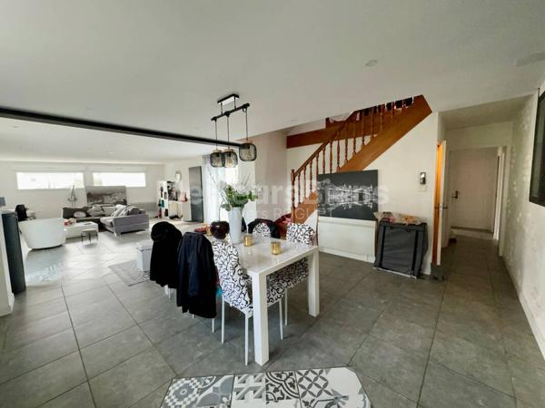 Pavillon 6 chambres sur terrain de 430m2