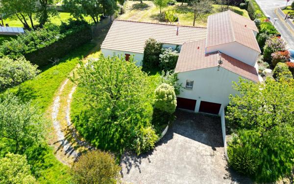 Maison à vendre    6 pièces •  L'Herbergement