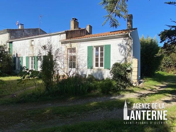 SAINT-PIERRE D'OLERON (CÔTE EST) - DEUX MAISONS DE 84 M² et 63 M² - TERRAIN DE 2625 M²