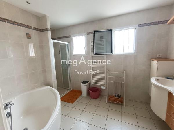 Maison à Aizenay, 85190 - 7 pièces 163m²