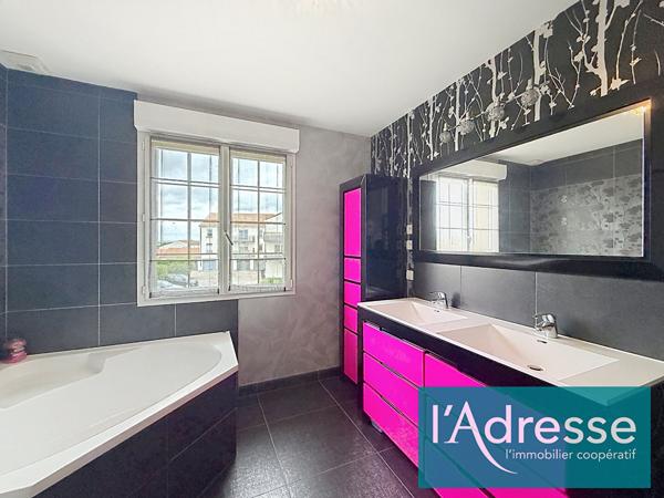 Maison Ennery - 148 m² - 4 chambres - Jardin - Garage - Abris de jardin