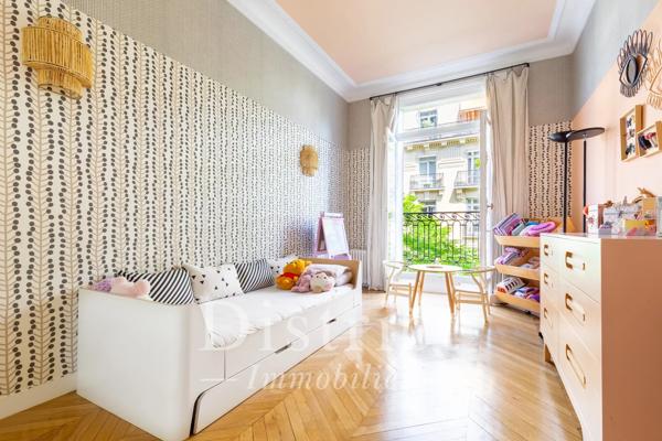 # Appartement – 185m² – Neuilly-sur-Seine