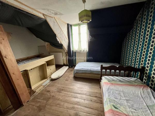Vente                                                      Appartement
                        
                     3 pièces                      43 m2                     à Dinan