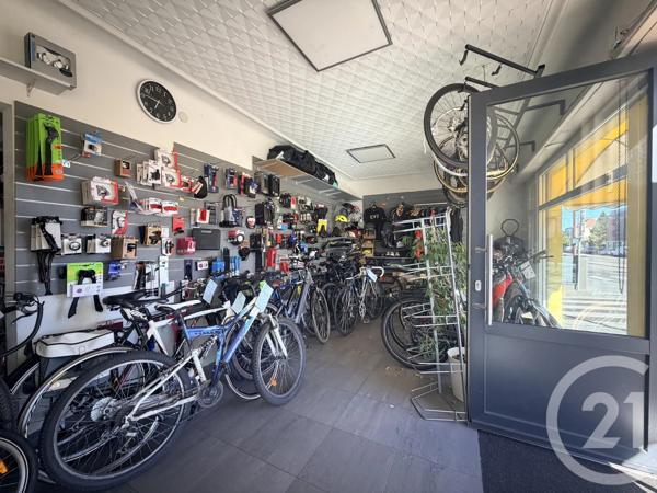 Immeuble à vendre  235 m 2   OSTWALD  - 67