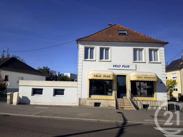 Immeuble à vendre  235 m 2   OSTWALD  - 67