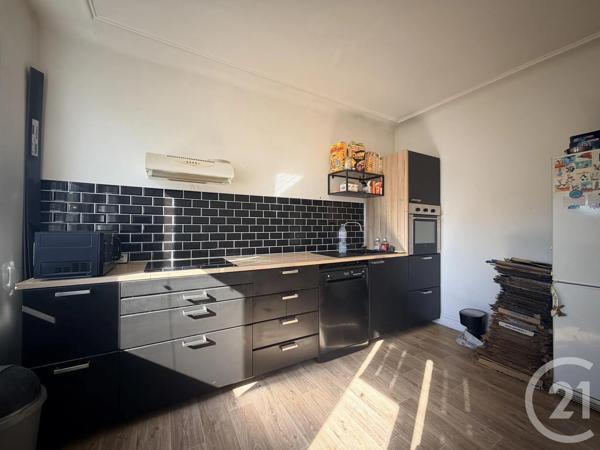 Immeuble à vendre  235 m 2   OSTWALD  - 67