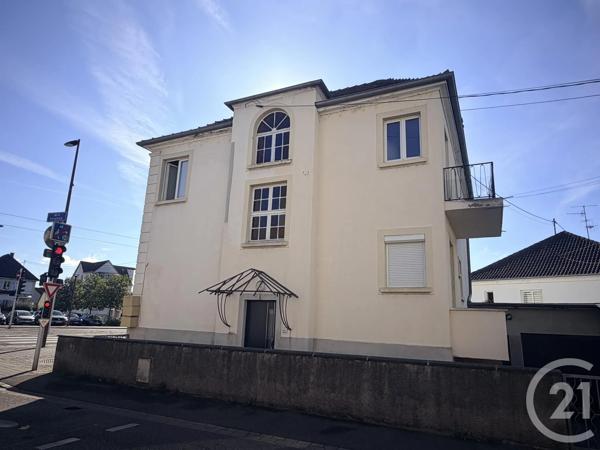Immeuble à vendre  235 m 2   OSTWALD  - 67