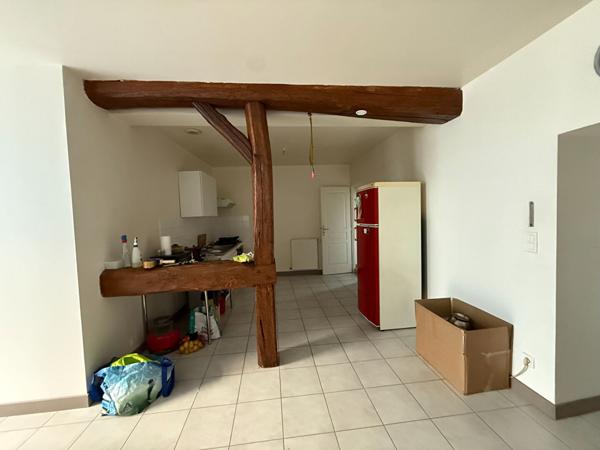 86140 SAINT GENEST D AMBIERE A LOUER - Appartement T2 Saint-Genest-D'Ambière