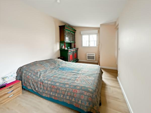 CHALLANS, Maison centre ville avec annexe !