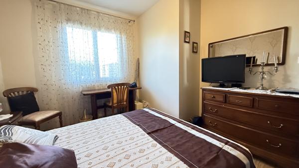 Cusset (03300) Viager occupé Monsieur 91 ans et Dame 71 ans - Maison de plain-pied récente avec jardin et garage