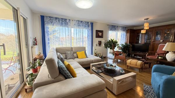 Cusset (03300) Viager occupé Monsieur 91 ans et Dame 71 ans - Maison de plain-pied récente avec jardin et garage