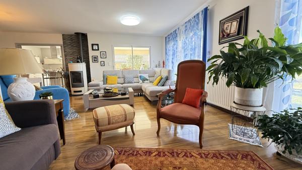 Cusset (03300) Viager occupé Monsieur 91 ans et Dame 71 ans - Maison de plain-pied récente avec jardin et garage