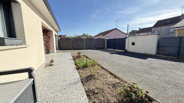 Cusset (03300) Viager occupé Monsieur 91 ans et Dame 71 ans - Maison de plain-pied récente avec jardin et garage