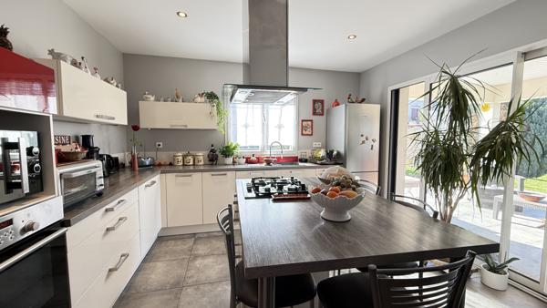 Cusset (03300) Viager occupé Monsieur 91 ans et Dame 71 ans - Maison de plain-pied récente avec jardin et garage