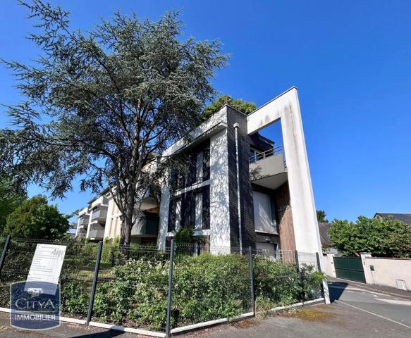 Appartement à louer 3 pièces 58.32m² Tours (37100)
