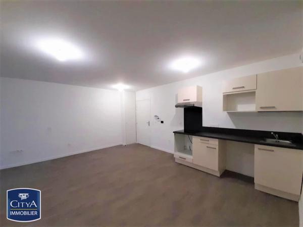 Appartement à louer 3 pièces 58.32m² Tours (37100)