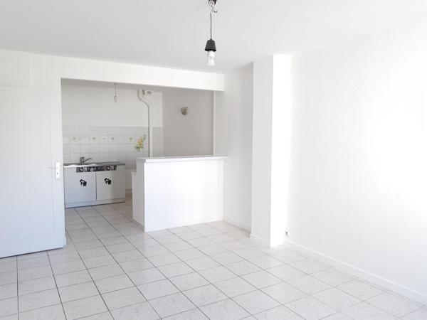 Appartement · Location Villefranche Sur Saone (69400) 2 pièces · 52m²