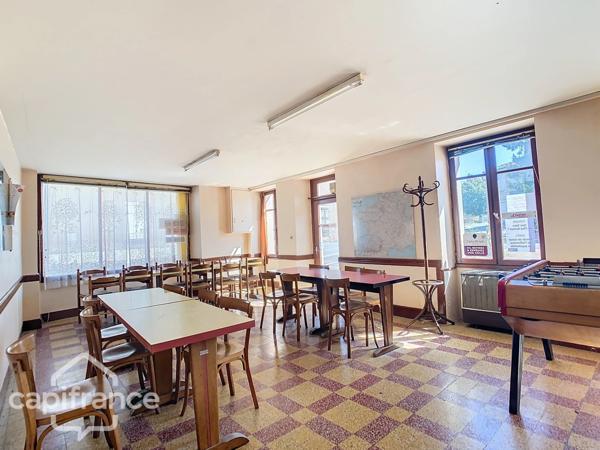 Maison à vendre 7 pièces GEAY (79)