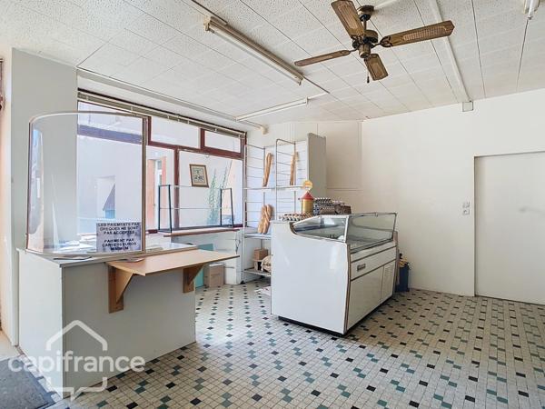 Maison à vendre 7 pièces GEAY (79)