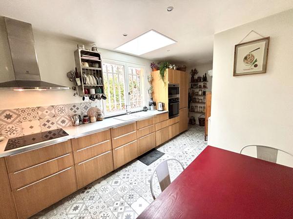 Maison Auvers Sur Oise 5 pièce(s) 110 m2 €425 000 ** - Référence 11218