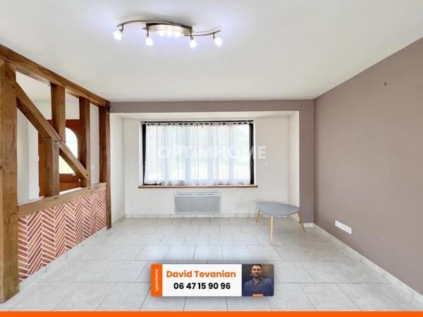 Maison de plain-pied avec garage d'une surface de 117 m², 2 chambres et une buanderie, excellent DPE C dans un environnement très calme sur la commune de Villefranche sur Cher