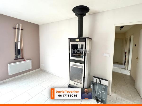 Maison de plain-pied avec garage d'une surface de 117 m², 2 chambres et une buanderie, excellent DPE C dans un environnement très calme sur la commune de Villefranche sur Cher