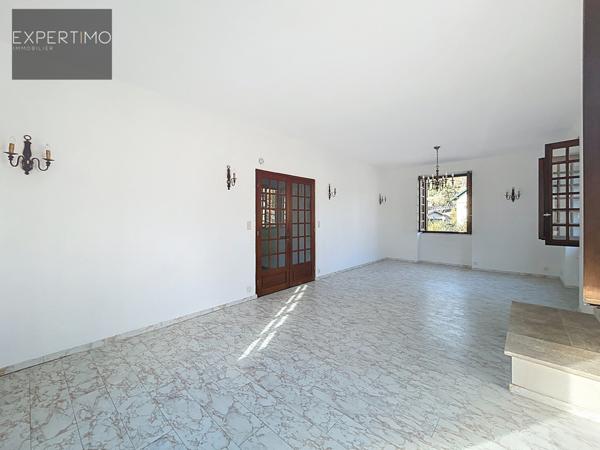 Viviez (12110) Maison à Vivier-Pont : lumineuse, bien située et pleine de potentiel