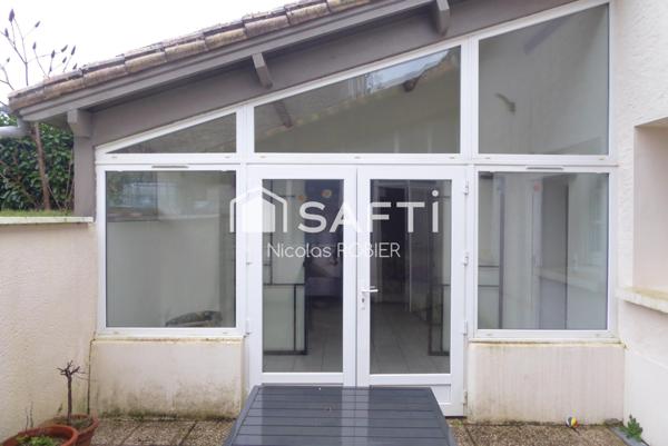 Maison de bourg avec grand jardin, garage, aux portes de Niort !