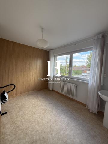 Maison semi-individuelle 4 pièces – 110 m² – Potentiel