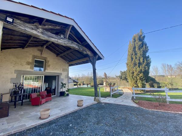 Propriété de caractère en pierre – 4,7 ha, étang, piscine et vue panoramique