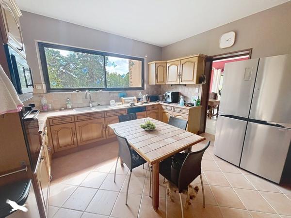 Maison 442 260 € La Coquille 7 p 280 m² DPE C
