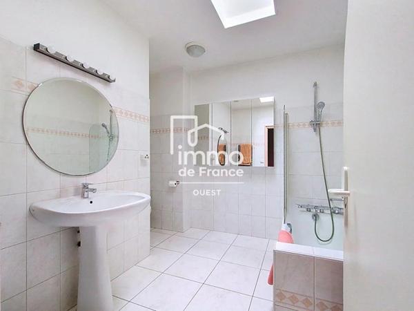Immeuble à vendre à Roche-sur-Yon (85000)