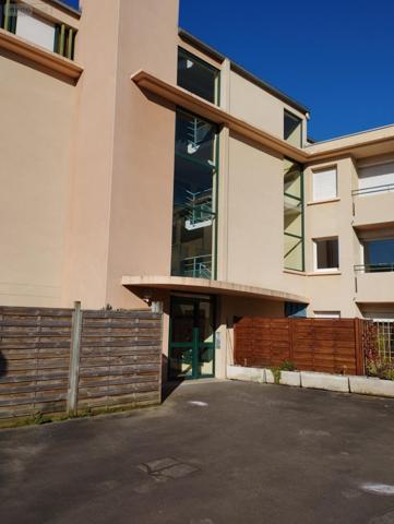 Appartement à vendre à Guingamp dans les Côtes-d'Armor (22200), ref : 00417FR   
centre ville