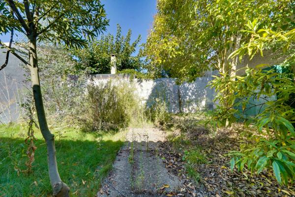 Bordeaux (33100) Immeuble de 2 lots de 102m2 habitables avec jardin et sous-sol