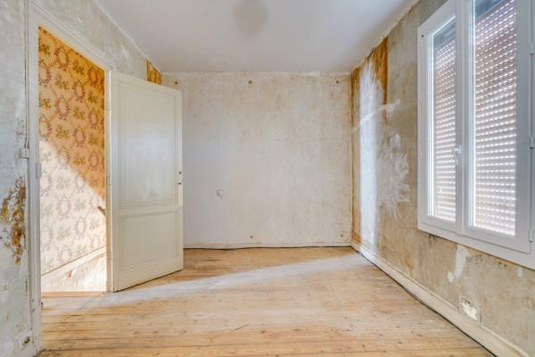 Bordeaux (33100) Immeuble de 2 lots de 102m2 habitables avec jardin et sous-sol